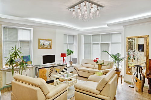 客厅吊顶装修设计、灯具选择与展览服务指南